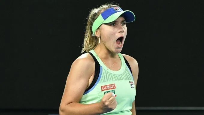 球员频繁参 球员频繁参